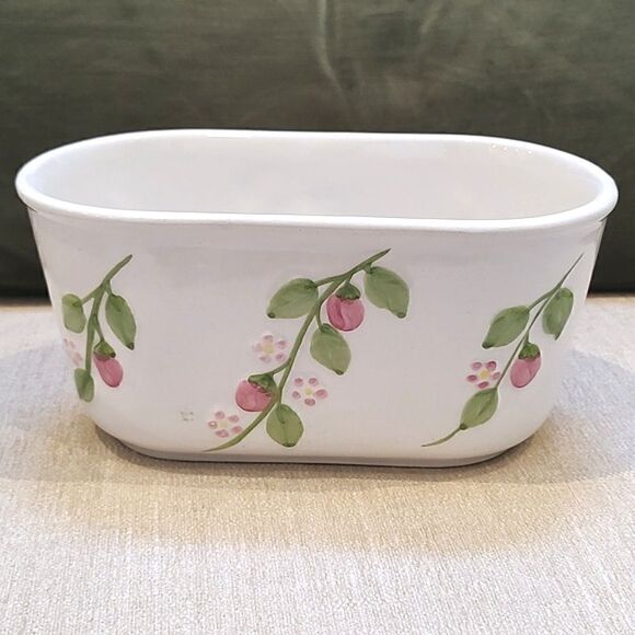 Oval Ceramic Hand Painted Strawberry Vines Bowl Planter - Picture 3 of 8